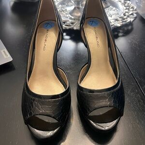 Bandolino Black Textured Heels with Silver Peep-Toe